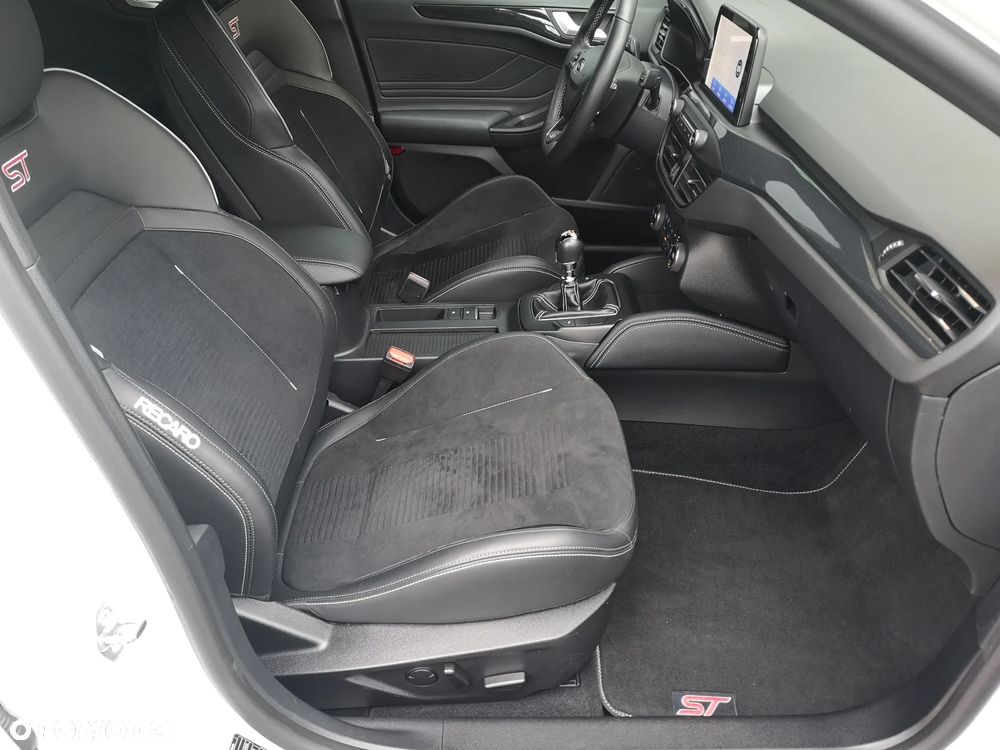 Ford Focus 2.0 EcoBlue S&S ST mit Styling-Paket - 26