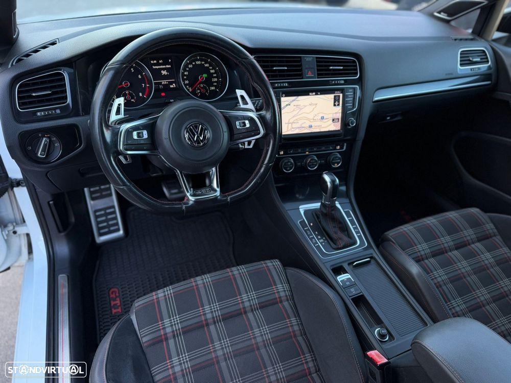 VW Golf 2.0 TSi GTi DSG Performance - 18