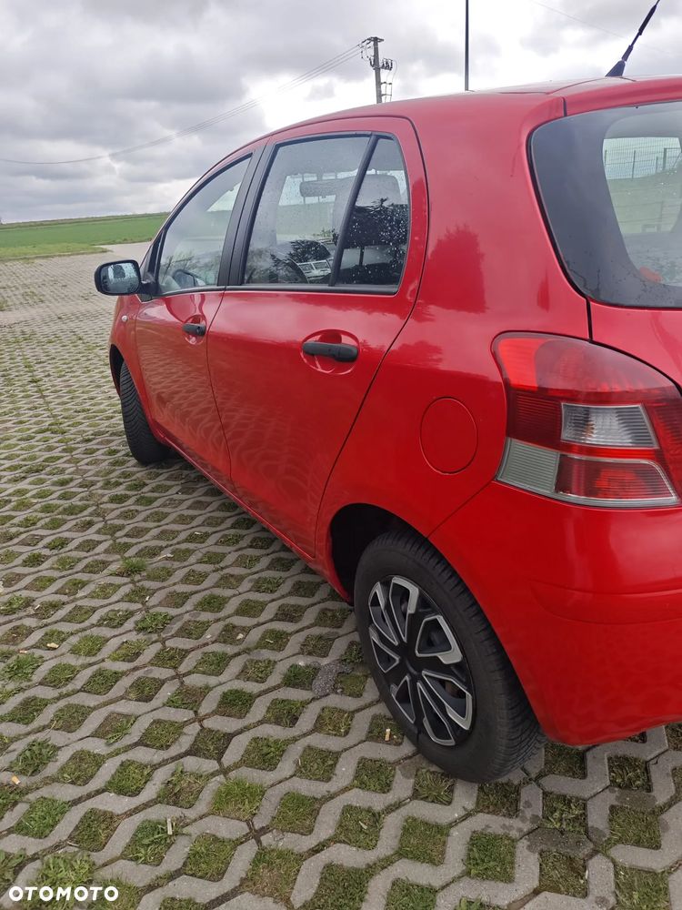 Toyota Yaris 1.0 Terra - 12