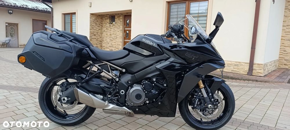 Suzuki GSX - 3