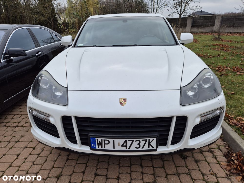 Porsche Cayenne - 2