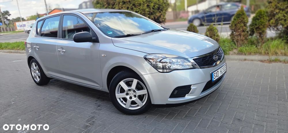 Kia Ceed 1.4 CVVT Dream-Team Edition - 20