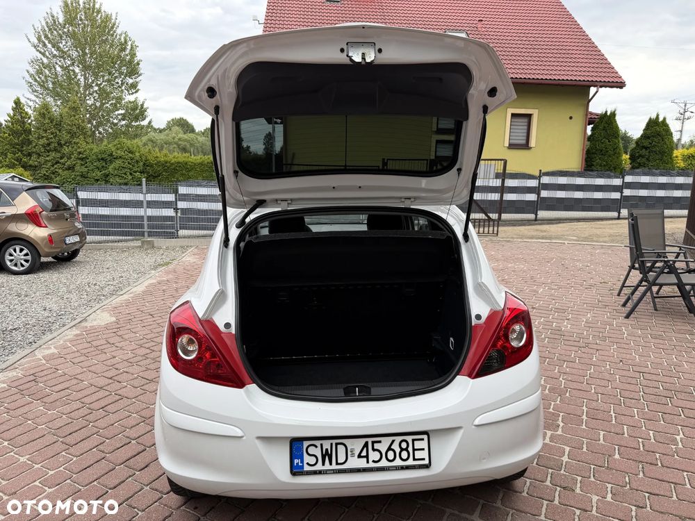 Opel Corsa 1.2 16V Essentia - 34