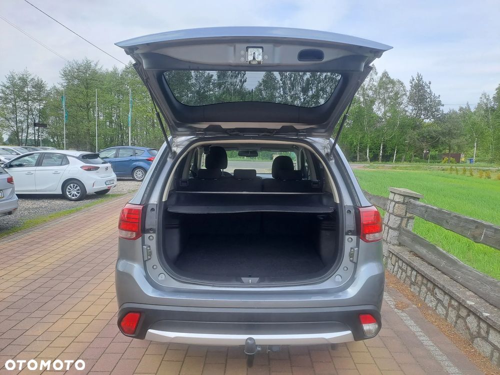 Mitsubishi Outlander - 13