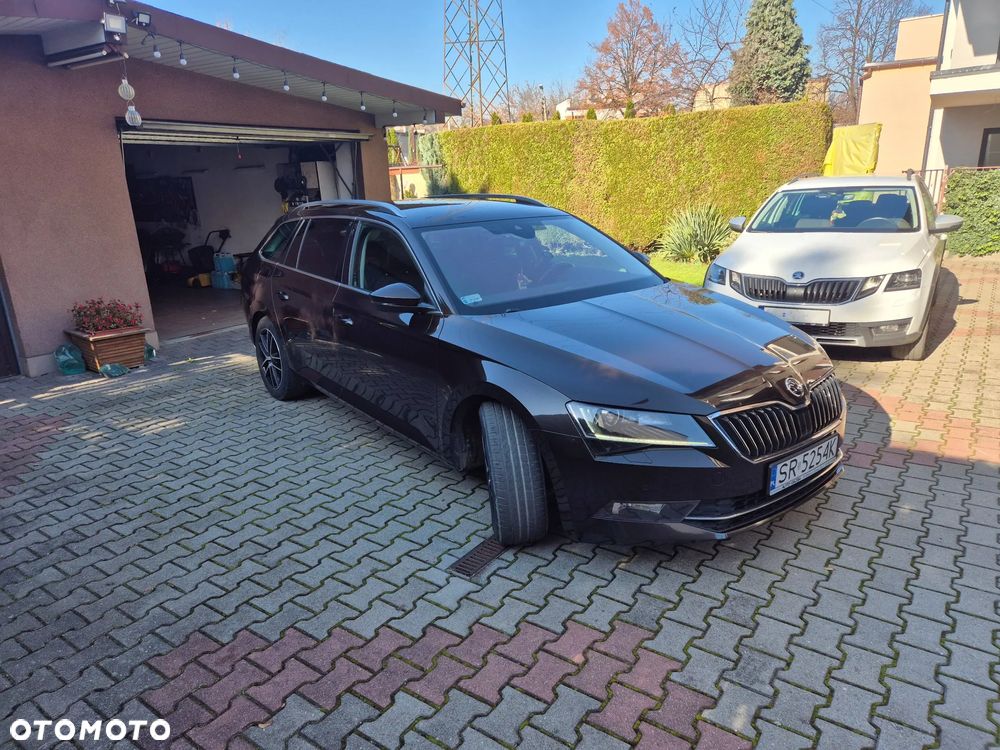 Skoda Superb 2.0 TDI Style DSG - 2