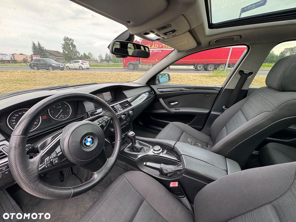 BMW Seria 5 520d Special Edition - 16
