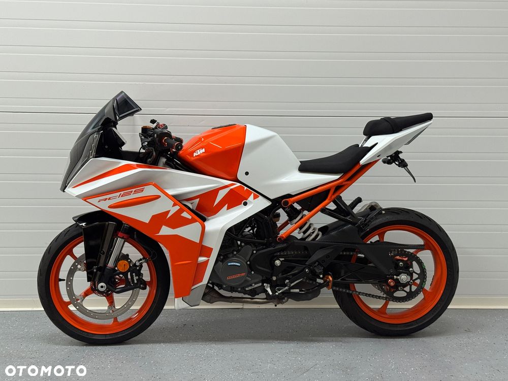 KTM RC 125 - 18