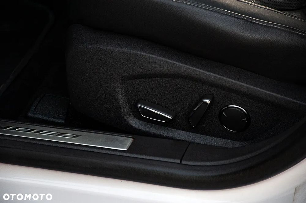 Ford Mondeo 2.0 TDCi ST-Line PowerShift - 37