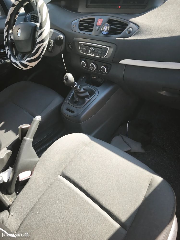 Renault Scénic 1.5 dCi Dynamique S - 5
