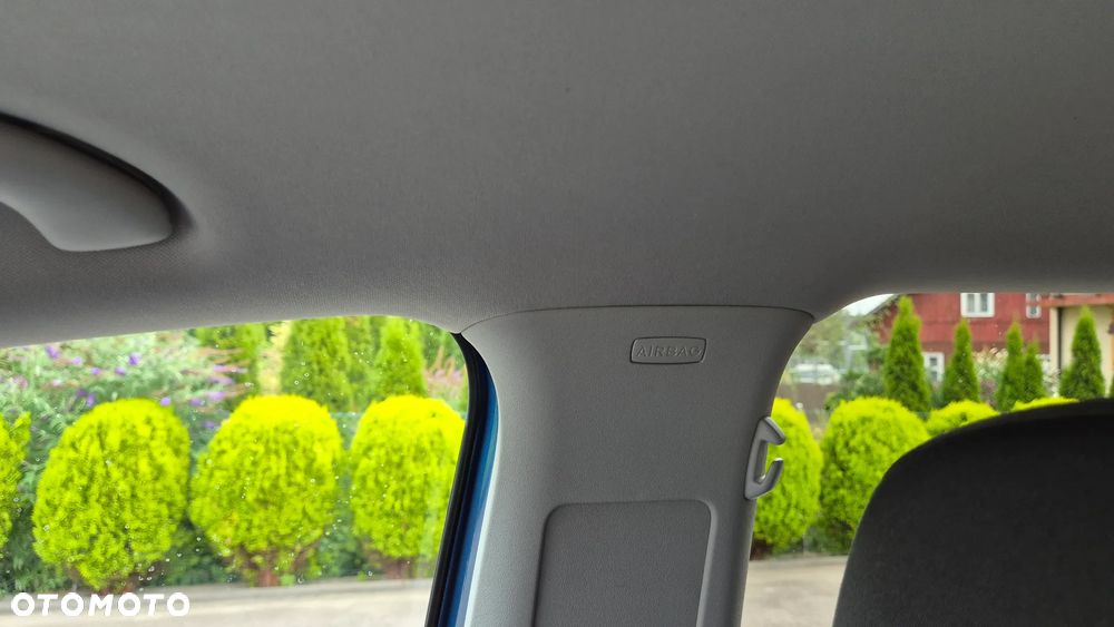 Volkswagen Touran 1.6 TDI DPF Highline - 22