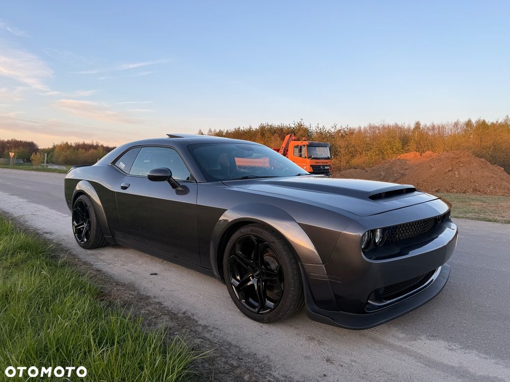 Dodge Challenger - 4