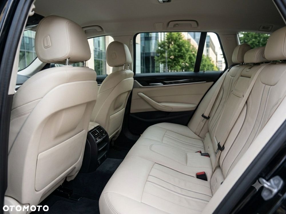 BMW Seria 5 520d xDrive Sport Line sport - 5