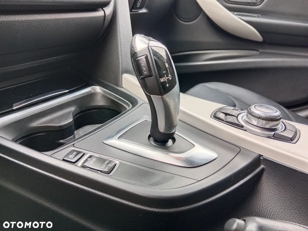 BMW Seria 3 - 34