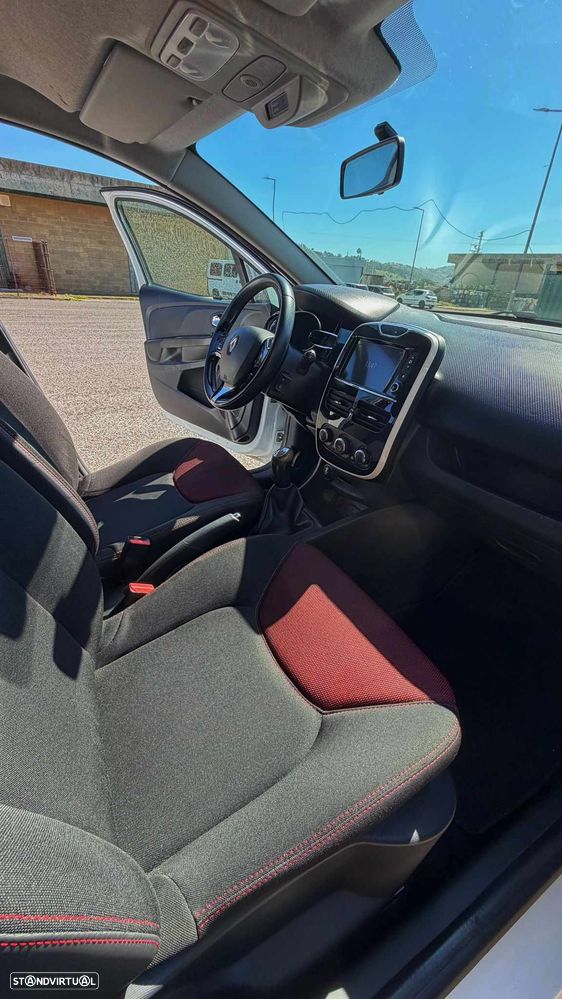 Renault Clio - 10
