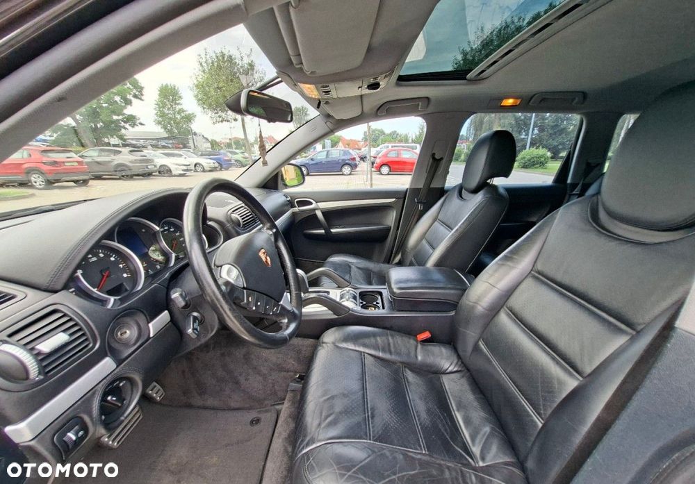 Porsche Cayenne - 21