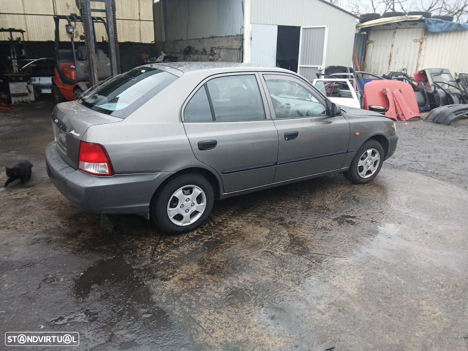 Hyunday Accent ano 2000 para peças - 2