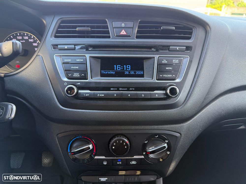 Hyundai i20 1.1 CRDi GO! - 11