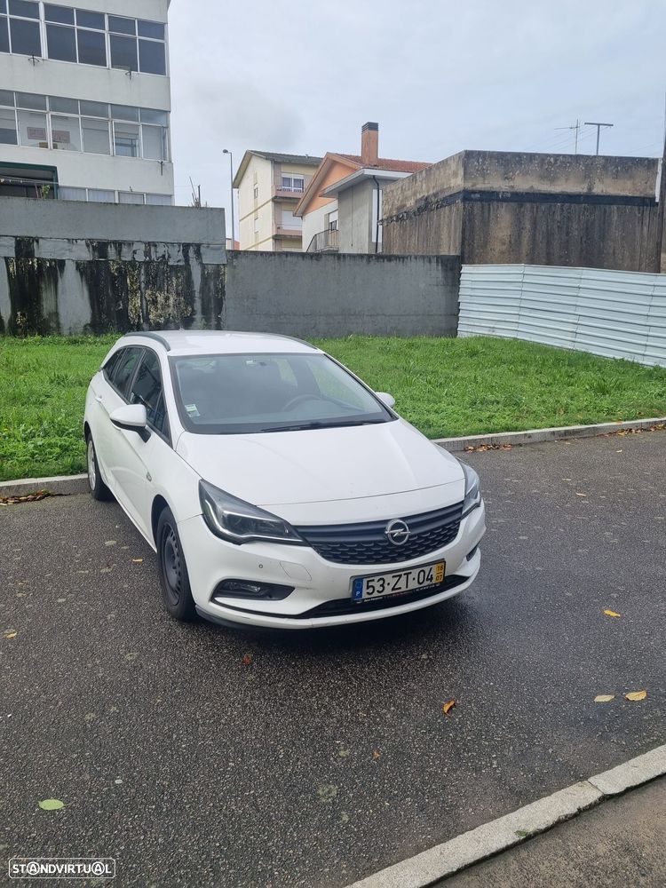 Opel Astra Sports Tourer - 2