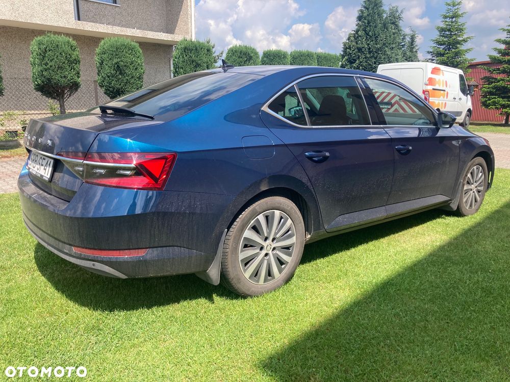 Skoda Superb 2.0 TDI SCR Style DSG - 5