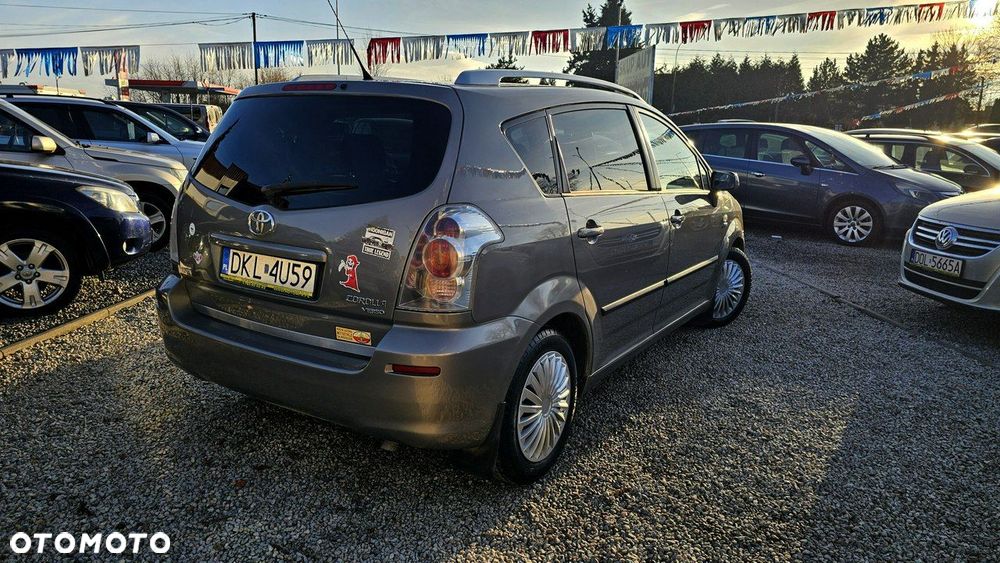 Toyota Corolla Verso - 7