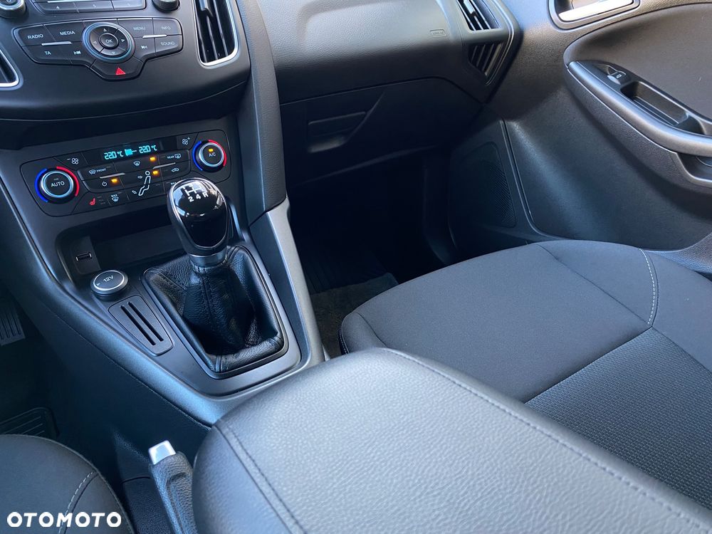 Ford Focus 1.6 Trend - 34