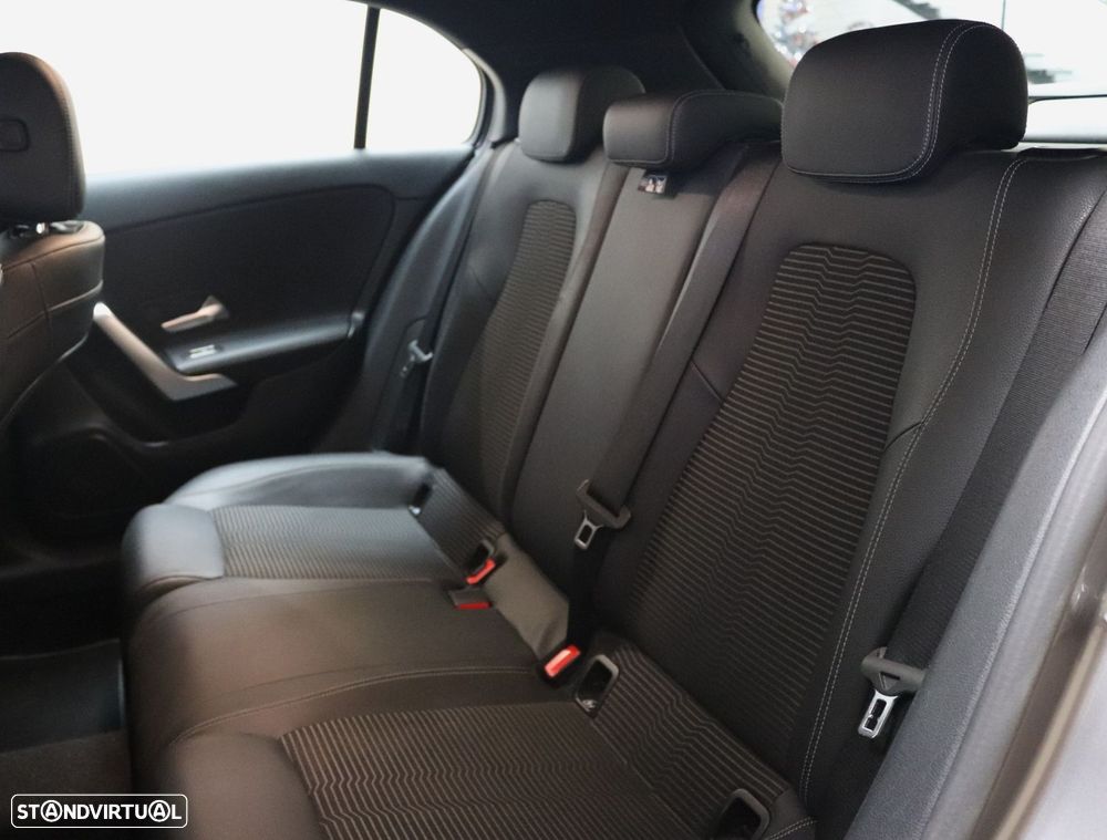 Mercedes-Benz A 180 d Style Aut. - 34