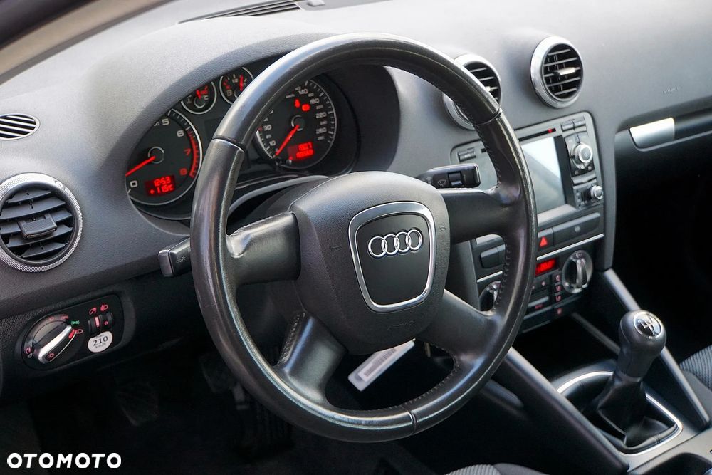 Audi A3 Sportback 1.6 Attraction - 28