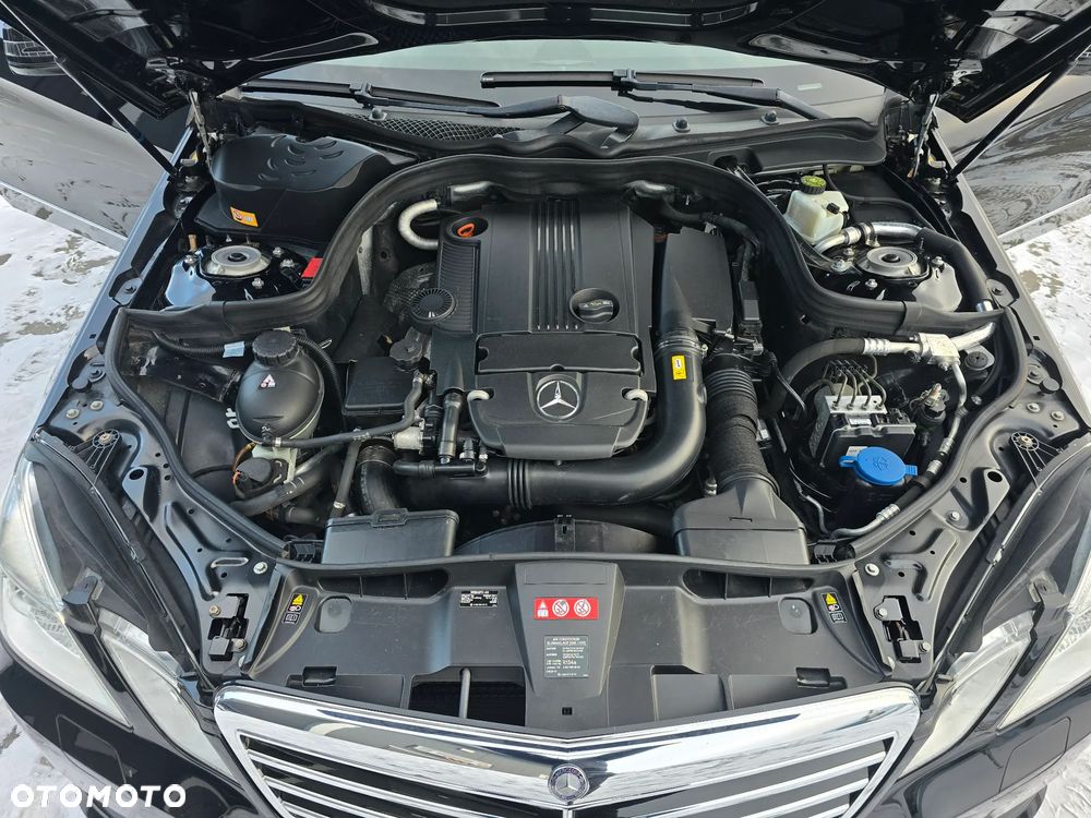 Mercedes-Benz Klasa E 200 CGI BlueEFFICIENCY 7G-TRONIC Avantgarde - 31