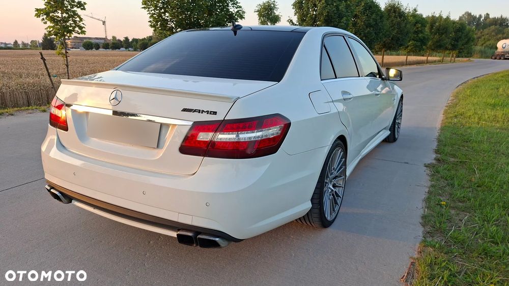 Mercedes-Benz E-Class 2009 photo 4