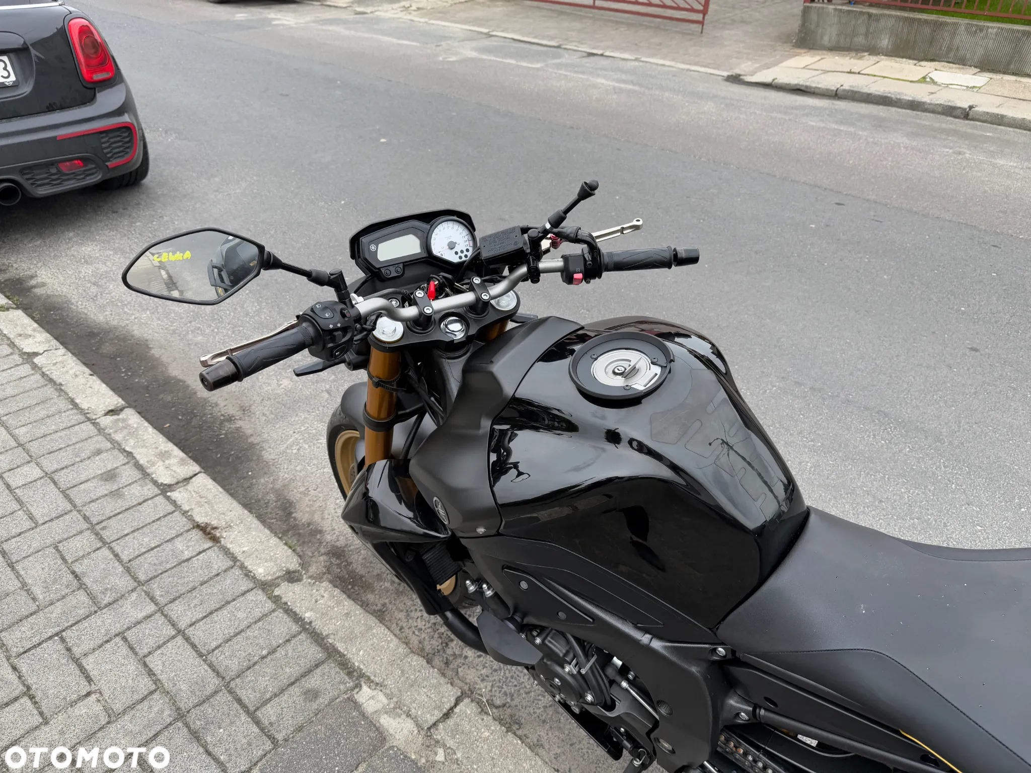 Yamaha FZ8 - 9