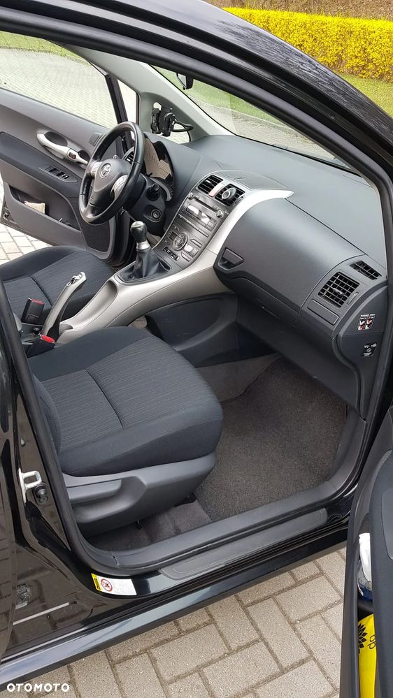 Toyota Auris - 10