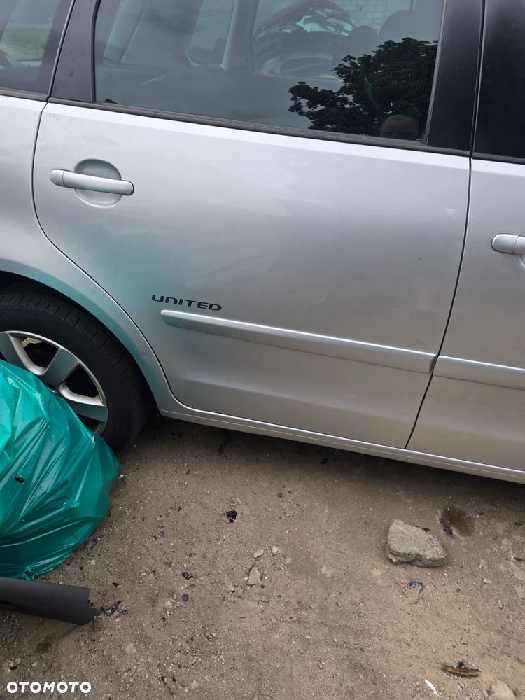 Drzwi prawy tył vw polo 9N w kolorze LA7W - 1