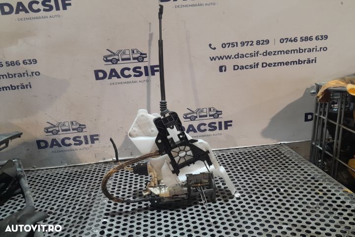 Broasca usa spate stanga 3C4839015A 3C4839015A Volkswagen VW Passat B - 1