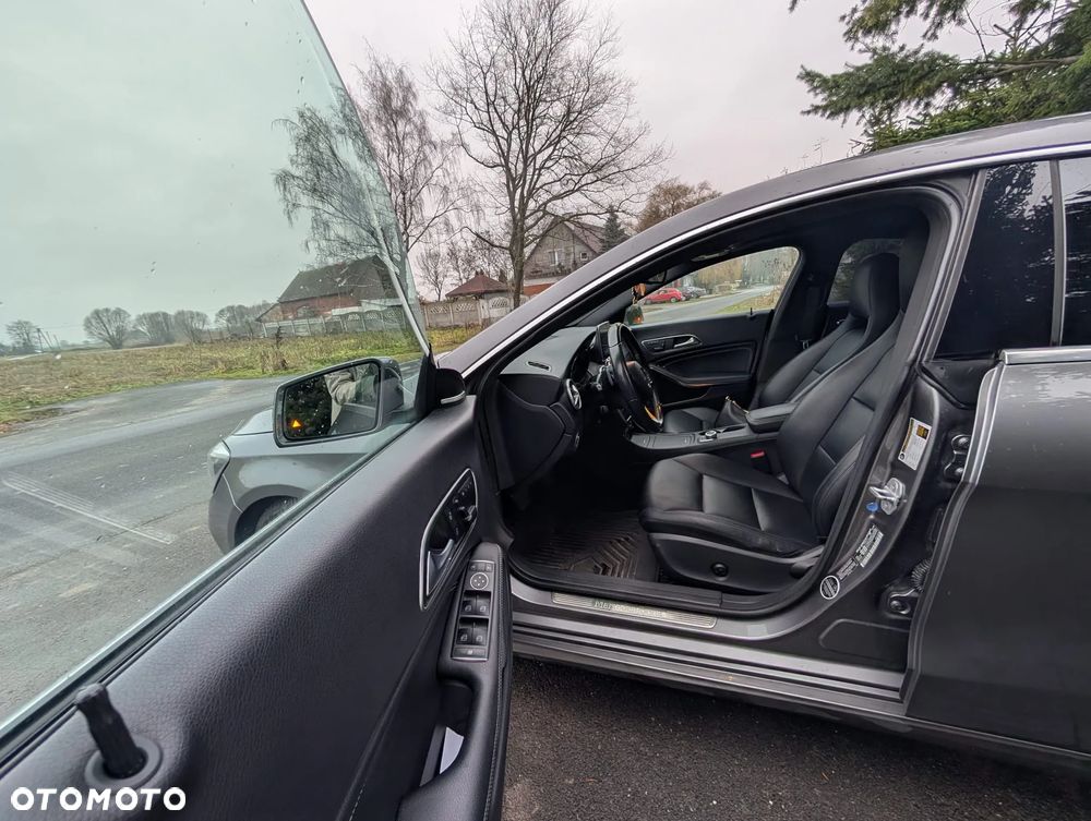 Mercedes-Benz CLA 250 7G-DCT Sport - 14