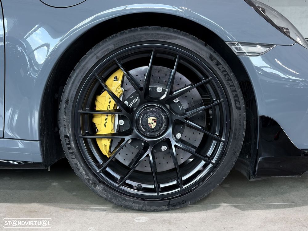 Porsche 911 (991) Turbo S Cabriolet - 32