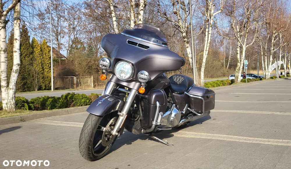 Harley-Davidson Touring Street Glide - 12