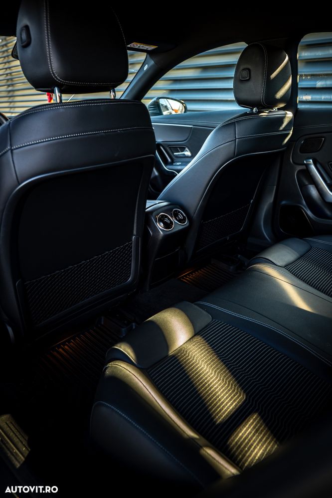 Mercedes-Benz CLA 220 4MATIC 7G-DCT - 10