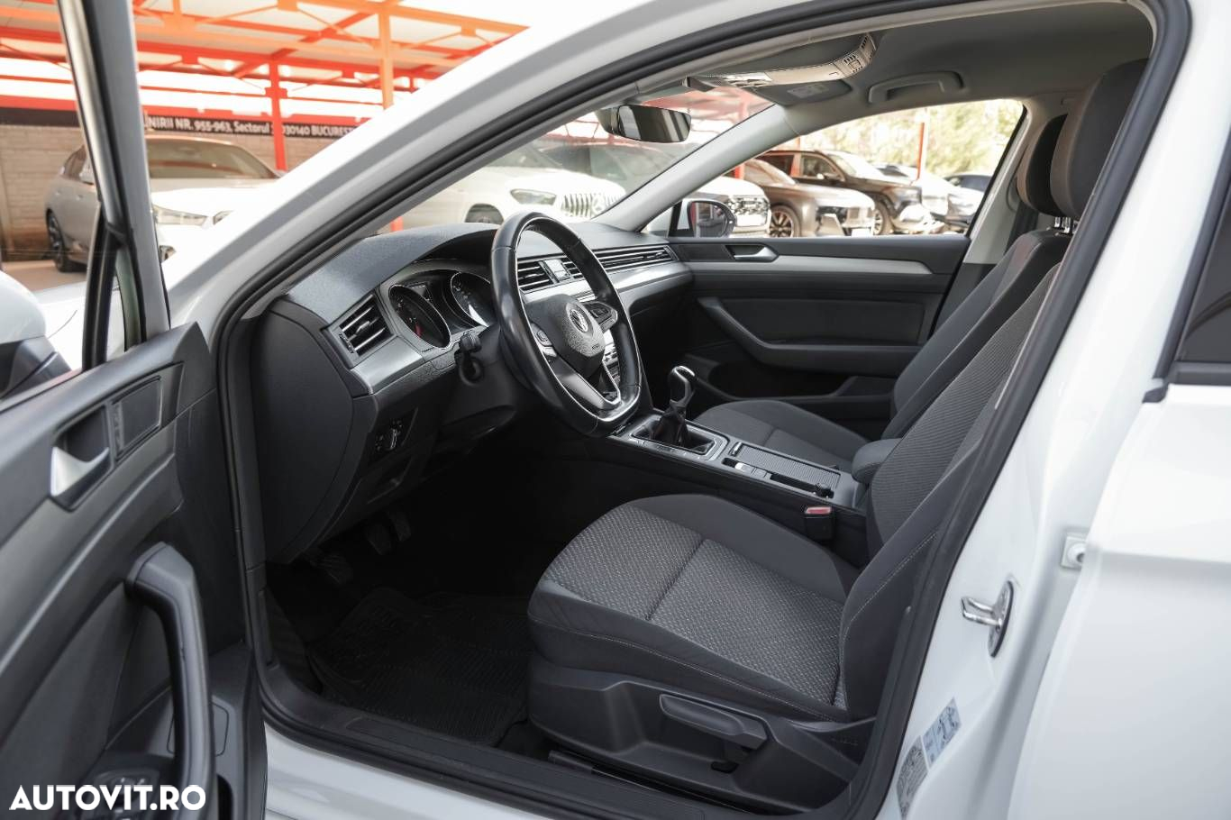 Volkswagen Passat - 10