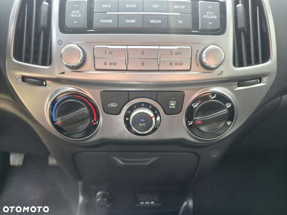 Hyundai i20 - 14