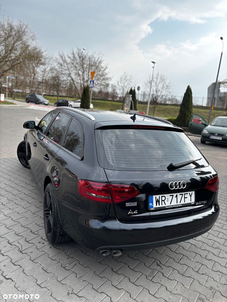 Audi A4 Avant - 4
