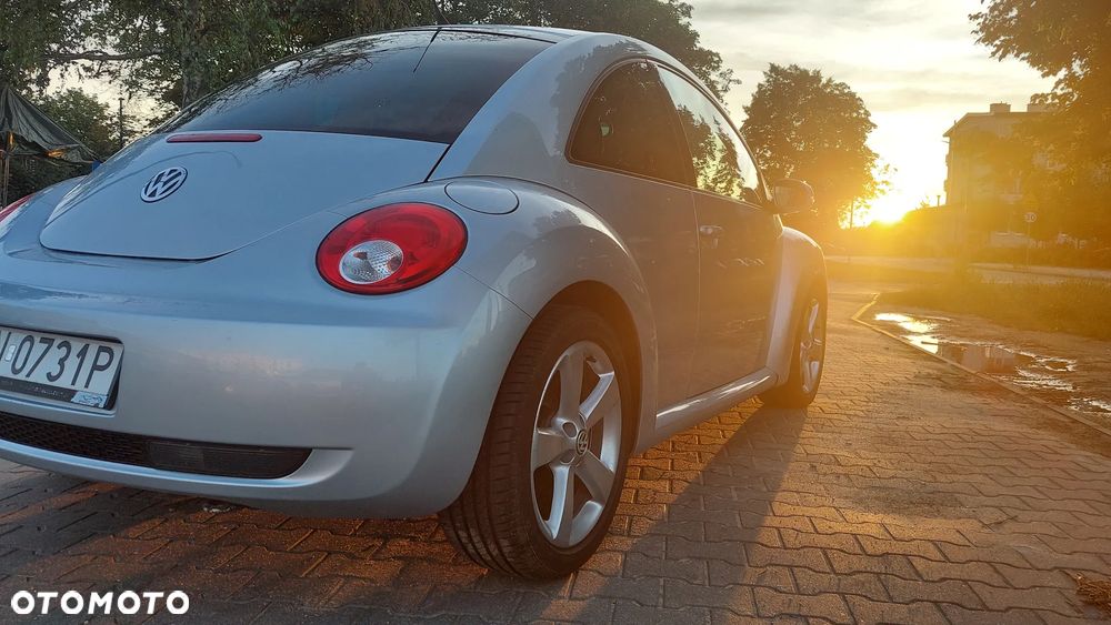 Volkswagen New Beetle 1.8T - 12