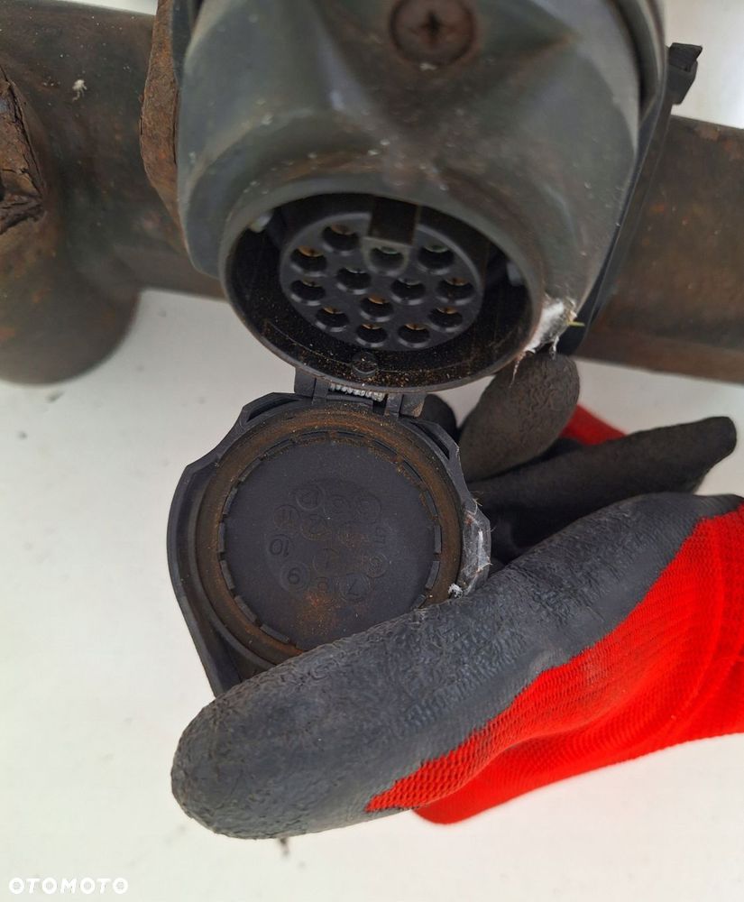 hyundai tucson ii iii hak odpinany belka d7281ade00 oe - 3