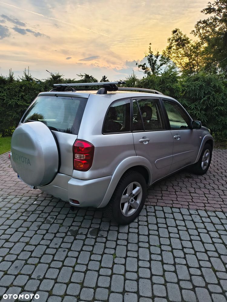 Toyota RAV4 2.0 D-4D 4x4 - 3