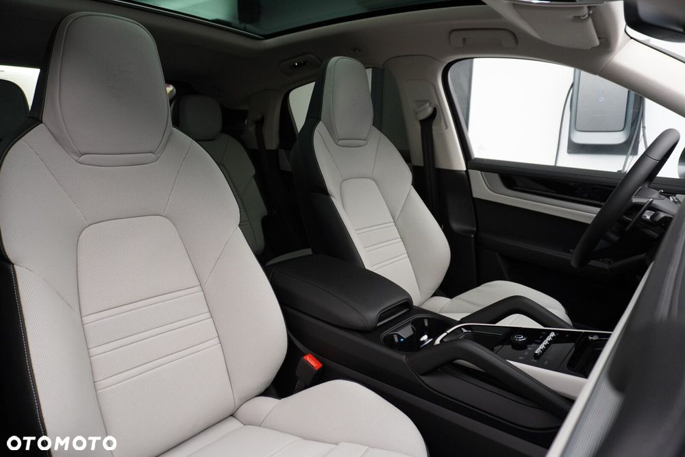 Porsche Cayenne - 28