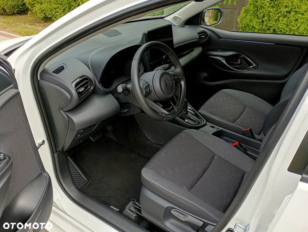 Toyota Yaris Hybrid 1.5 Executive - 11
