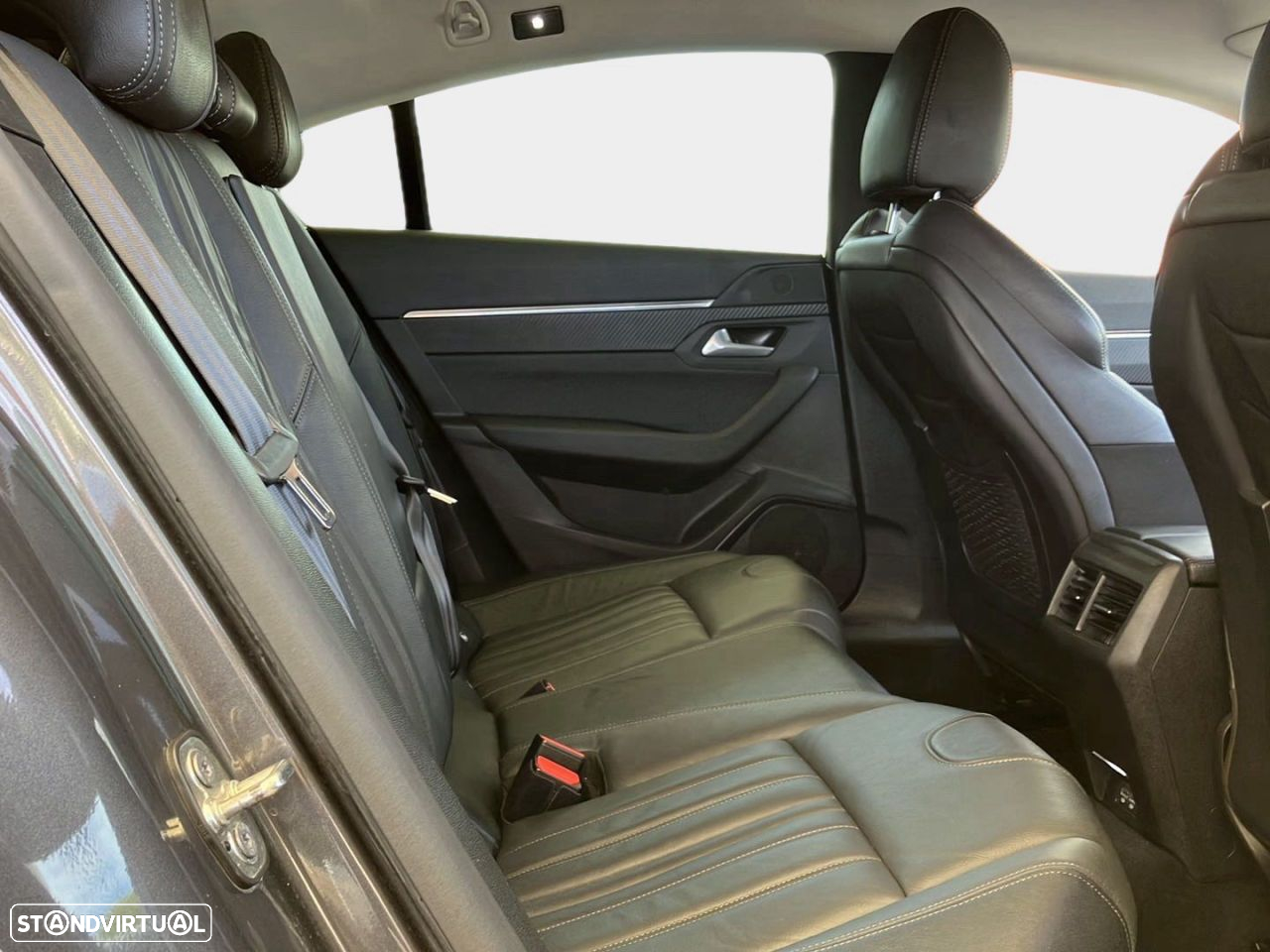 Peugeot 508 1.6 Hybrid Allure e-EAT8 - 20