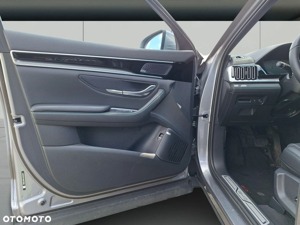 BYD Seal U 1.5T Design AWD - 10
