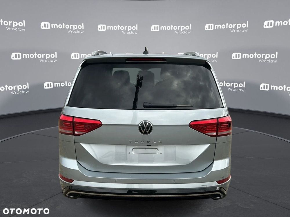 Volkswagen Touran - 10