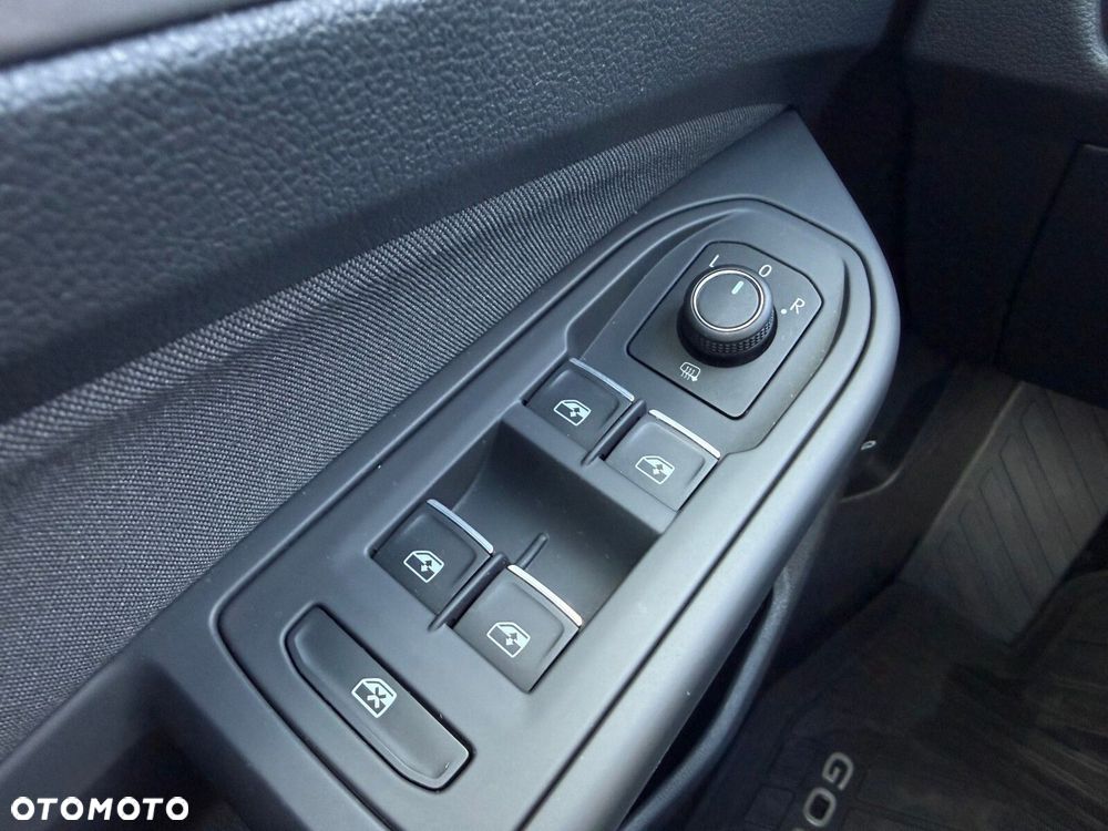 Volkswagen Golf - 22