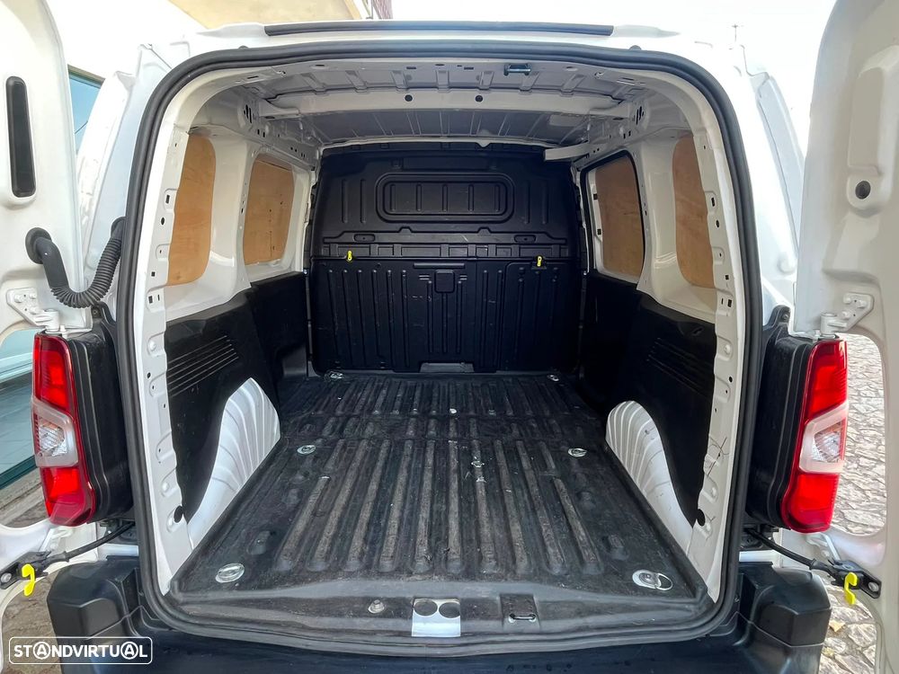 Peugeot Partner Standard 1.5 BlueHDi 130cv EAT8 (caixa automática) - 36